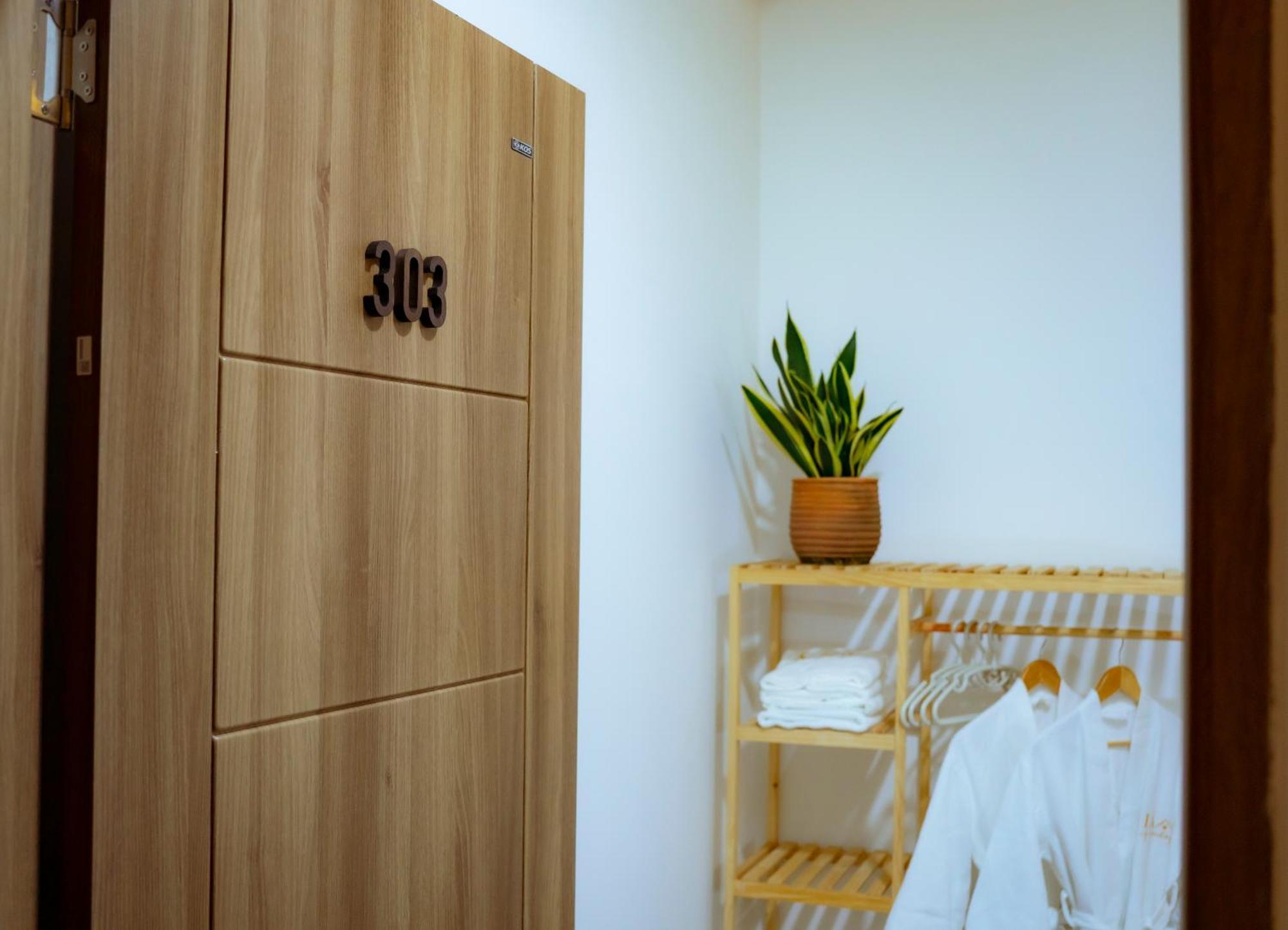 La Homestay Long Xuyen Exterior photo